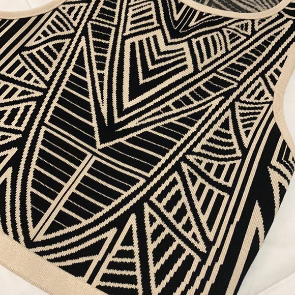 Never worn sweater crop - Picture 2 of 2